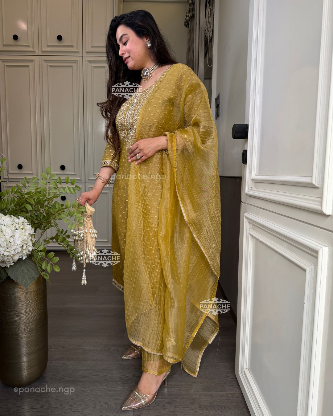 Zari glow suit set