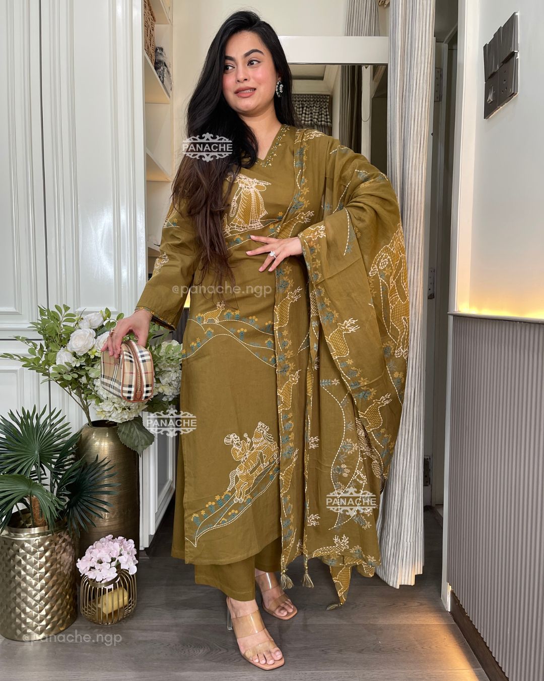 Unique mul suit set