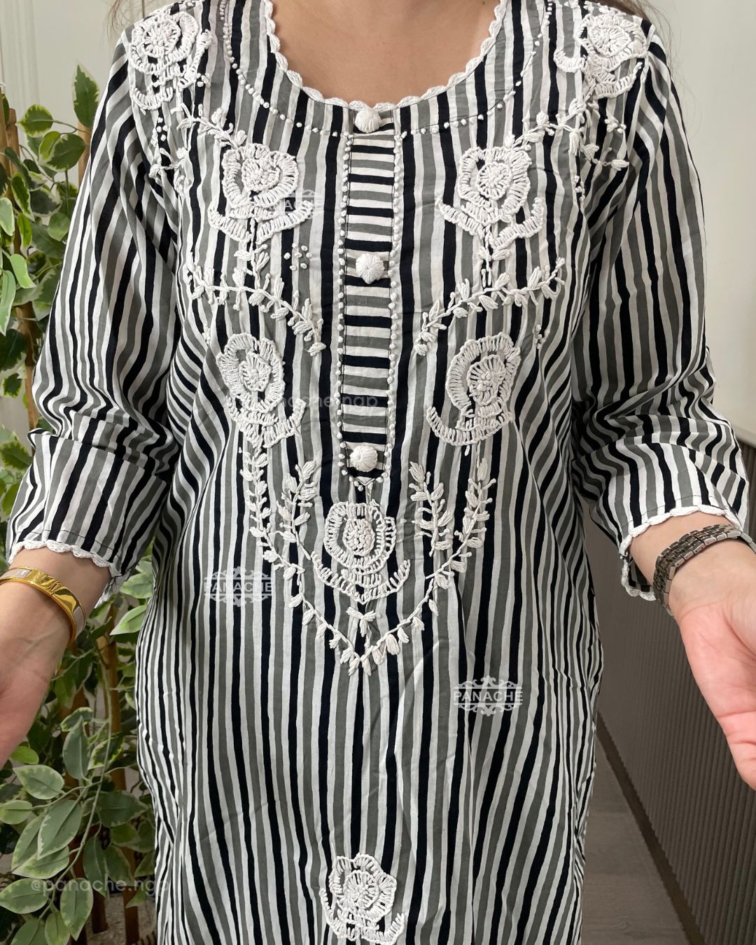 Lakhnavi rose kurti