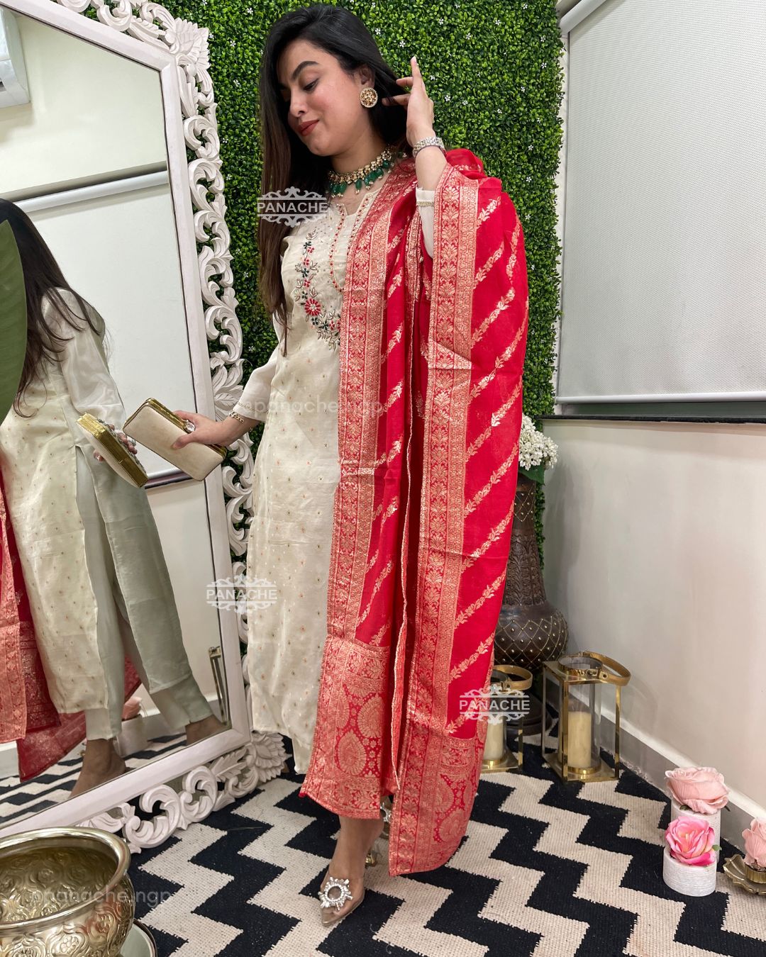 Sindoor set for our beauty brides