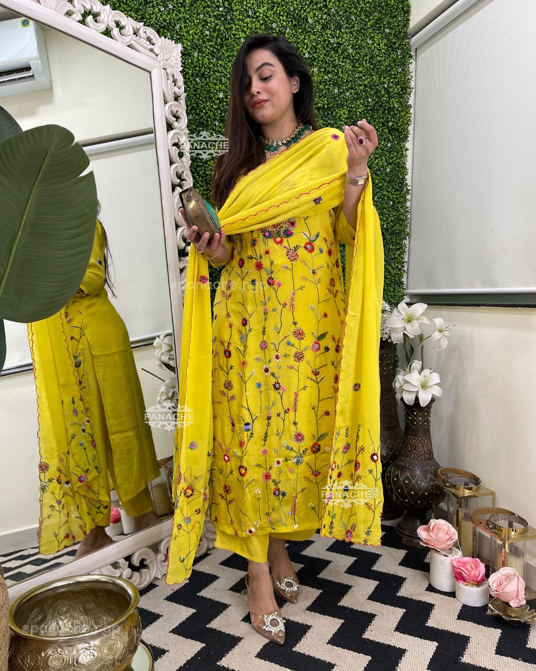 French-knot haldi set