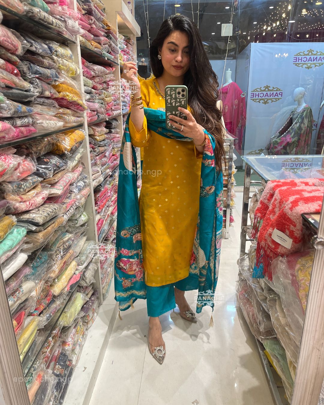 Chinnon Banarasi set