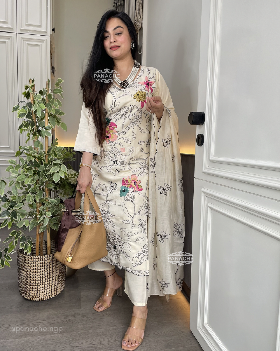 Ivory embroidered set