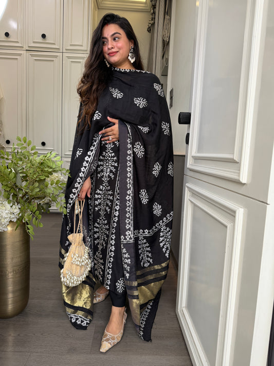 Black Gajji baatiks with mirror earrings
