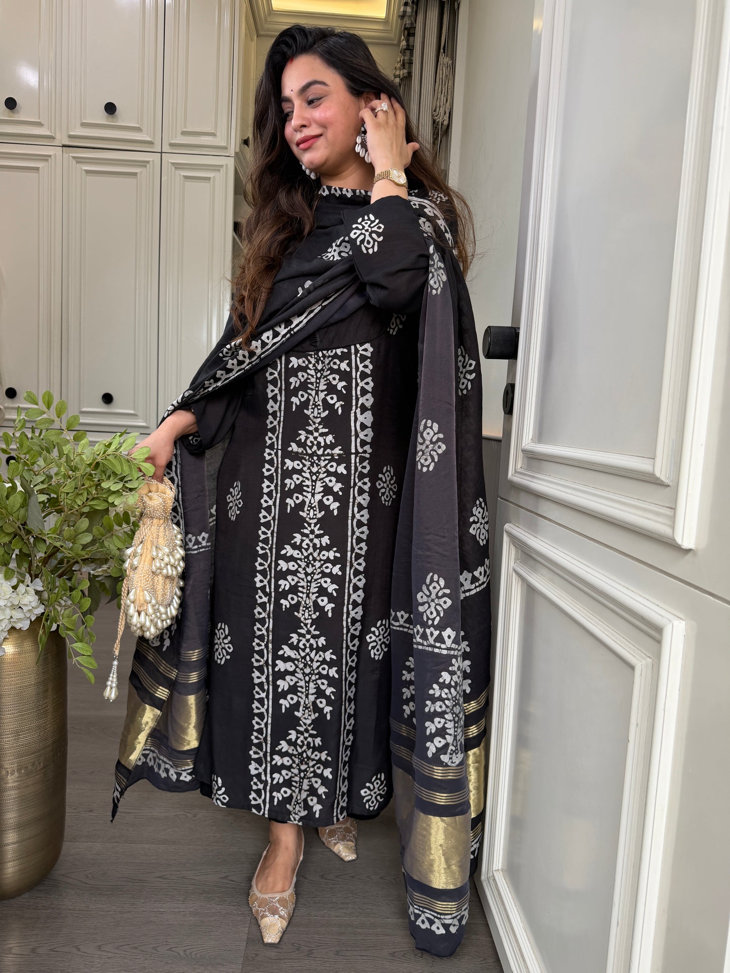 Black Gajji baatiks with mirror earrings