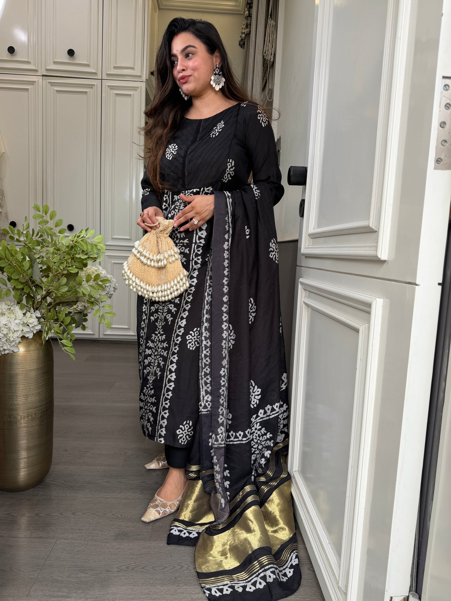 Black Gajji baatiks with mirror earrings