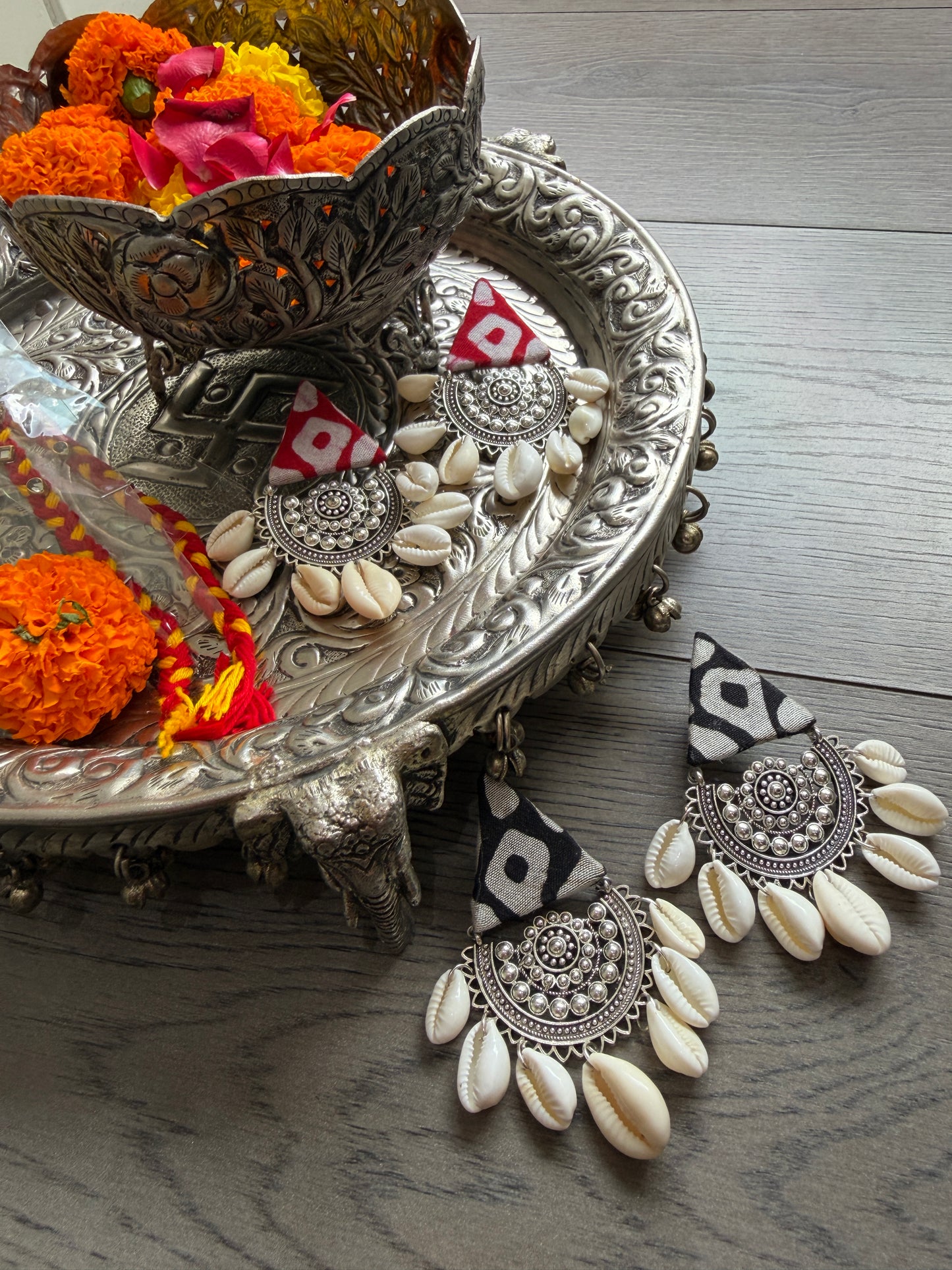 Sindoor Gajji baatiks with mirror earrings