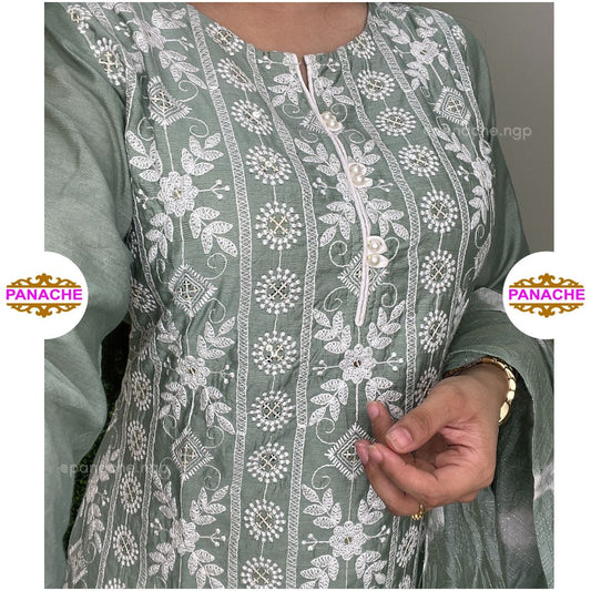 Lucknowi thread work on kurta